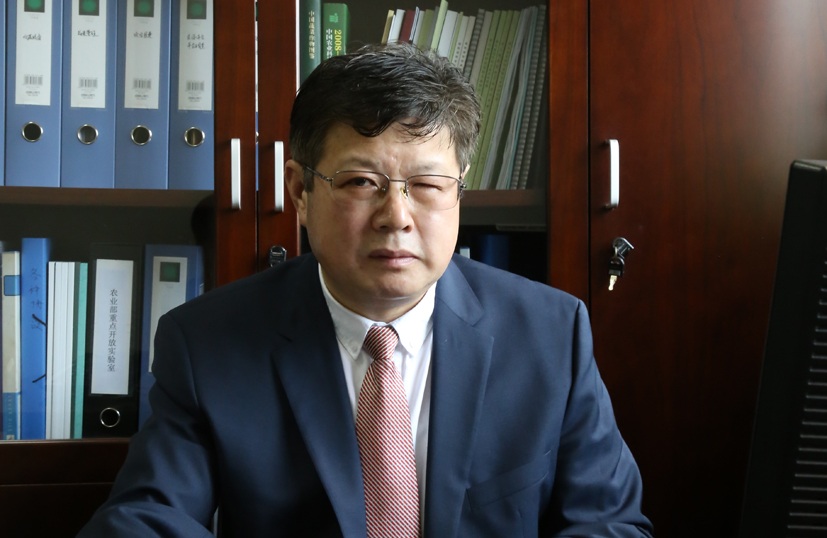 3张友军所长荣获51风流
建院65 周年卓越奉献奖.jpg